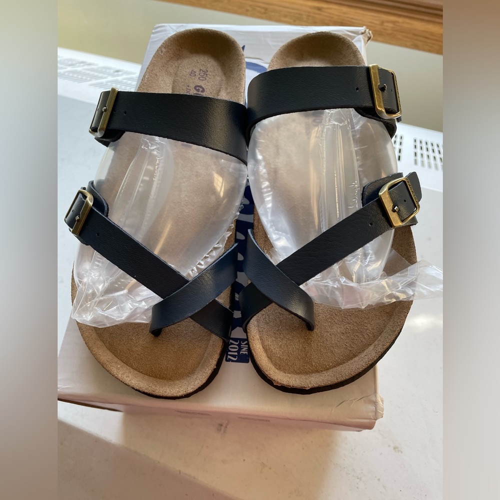 Cushionaire navy nappa size 8 NWT